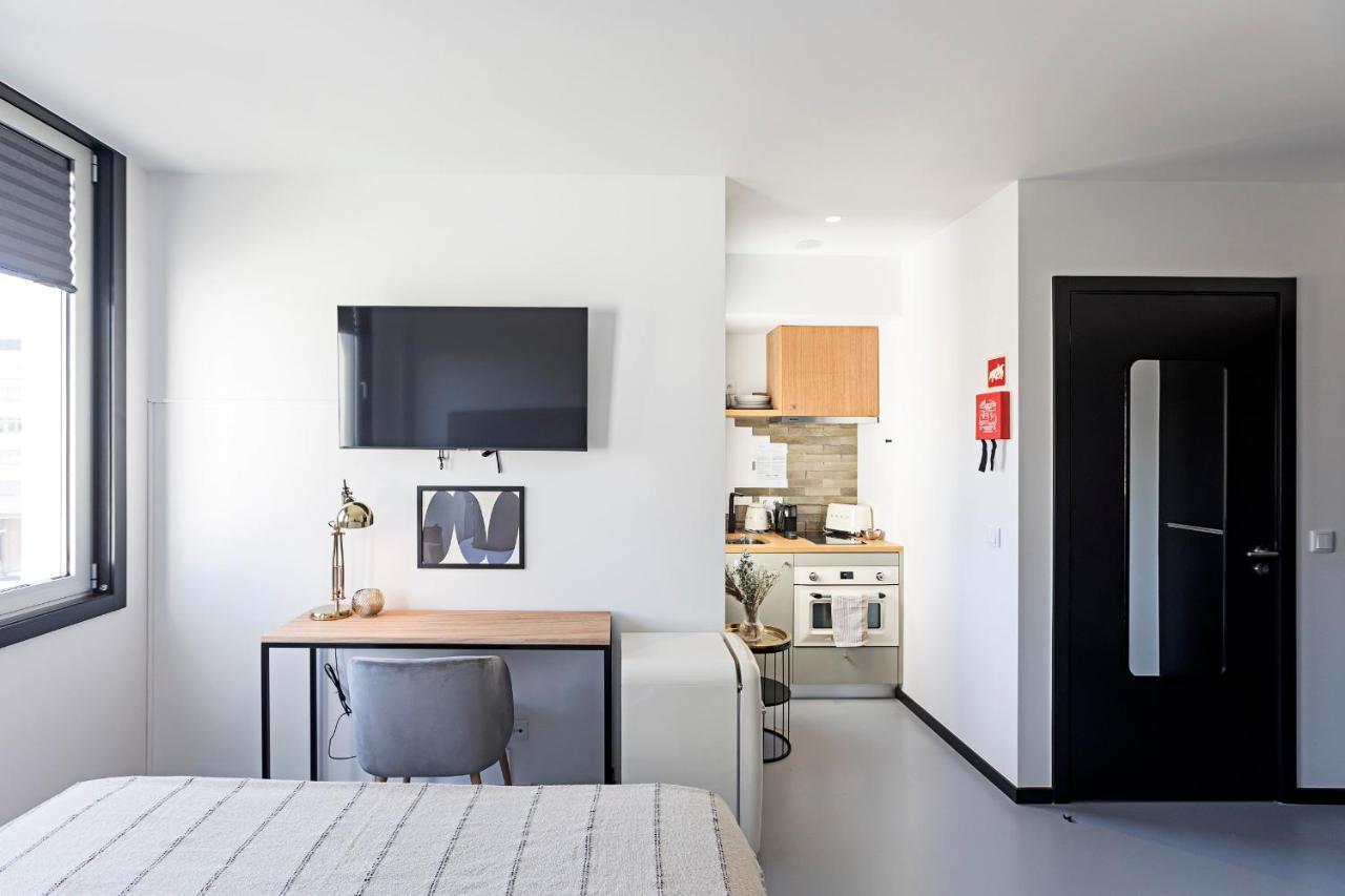 Regras 45 Building A By Lovelystay Porto Bagian luar foto
